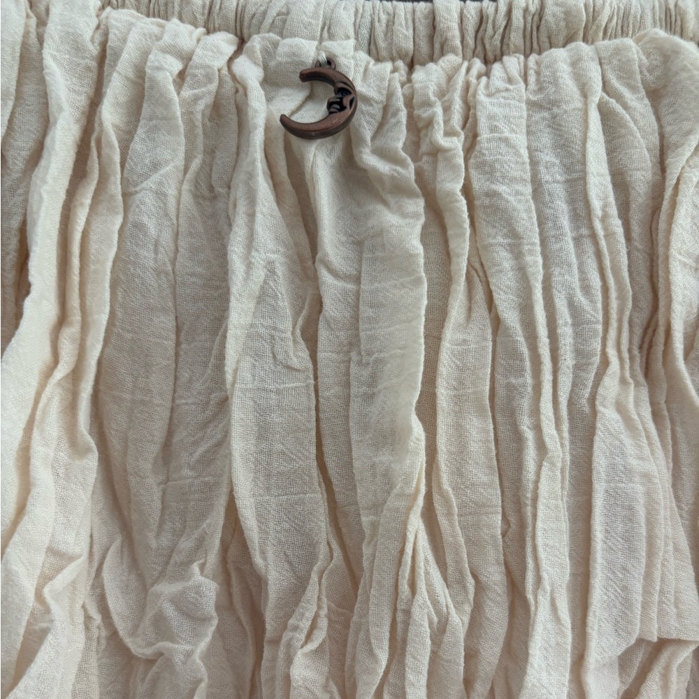 Jaded Gypsy Elegant Cream Off-Shoulder Jumpsuit - Picture 4 of 5
